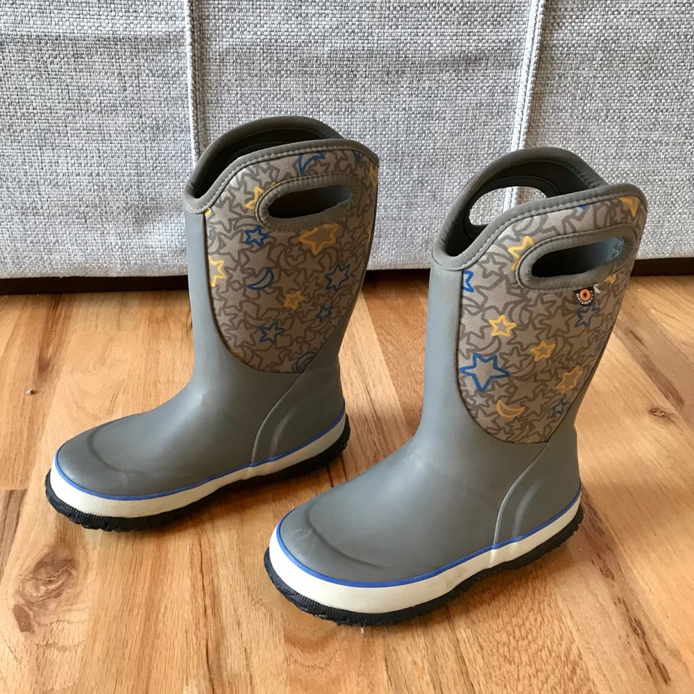 Bogs Kids Gray Star Pattern Rain Boots with Blue & Yellow Accents